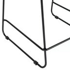 Taburete apilable con respaldo ventilado y base trineo con recubrimiento en polvo