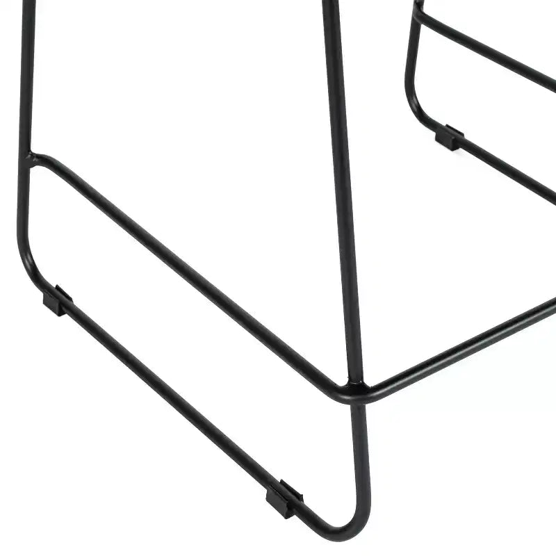 Taburete apilable con respaldo ventilado y base trineo con recubrimiento en polvo