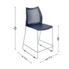 Taburete apilable con respaldo ventilado y base trineo con recubrimiento en polvo