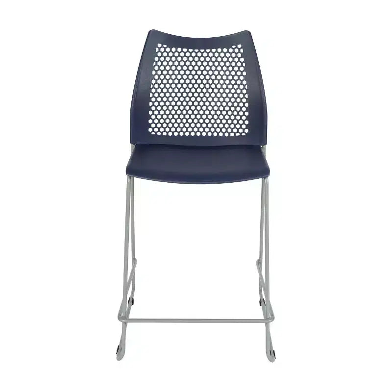 Taburete apilable con respaldo ventilado y base trineo con recubrimiento en polvo