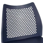 Taburete apilable con respaldo ventilado y base trineo con recubrimiento en polvo